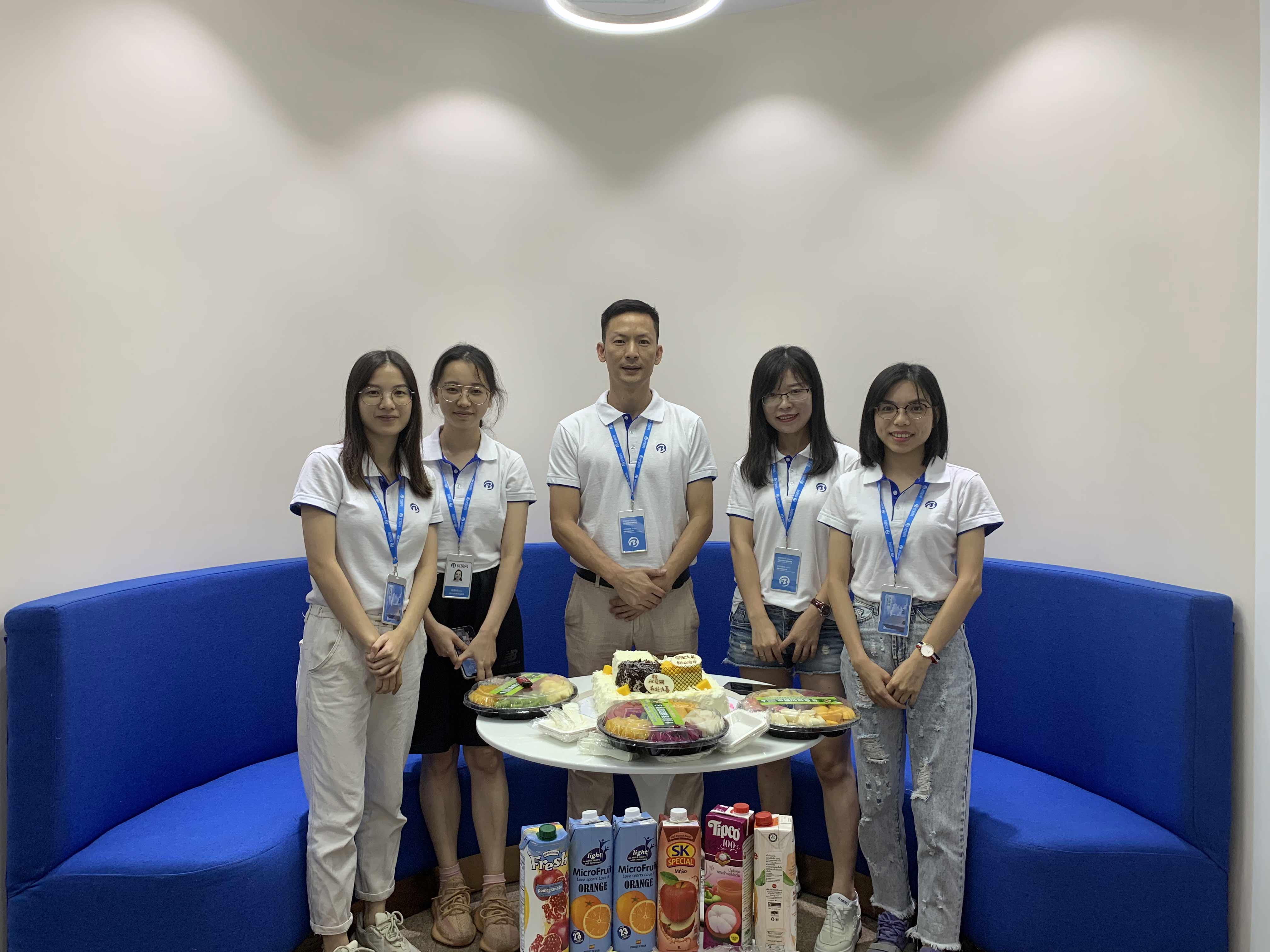 鐘總與市場部國際業(yè)務.jpg